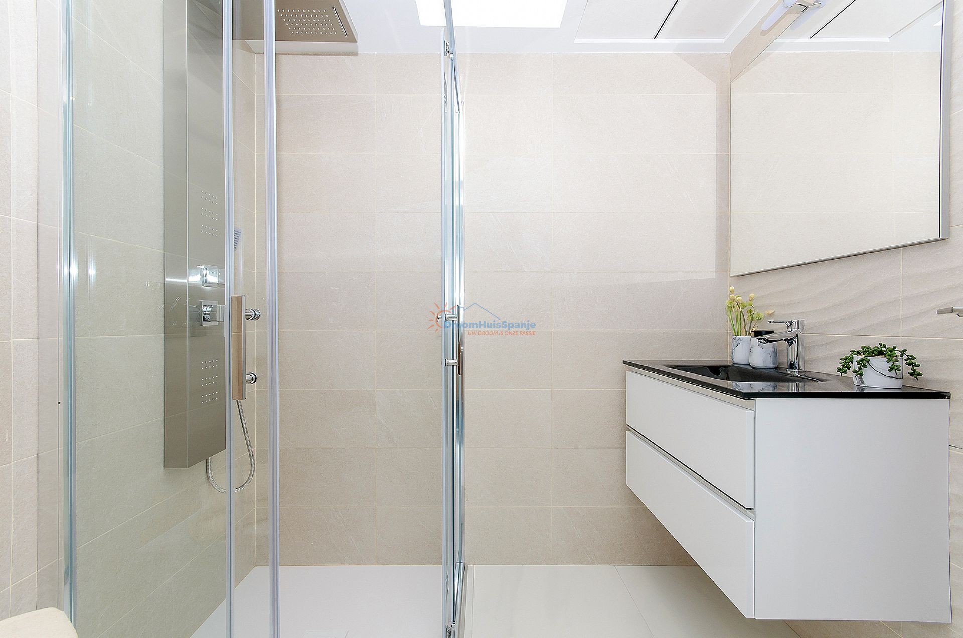 Modern herenhuis met privé solarium met panoramisch zeezicht - DroomHuisSpanje