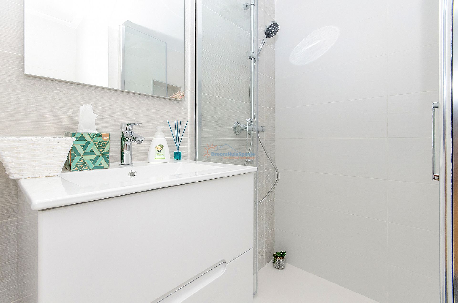 Modern herenhuis met privé solarium met panoramisch zeezicht - DroomHuisSpanje