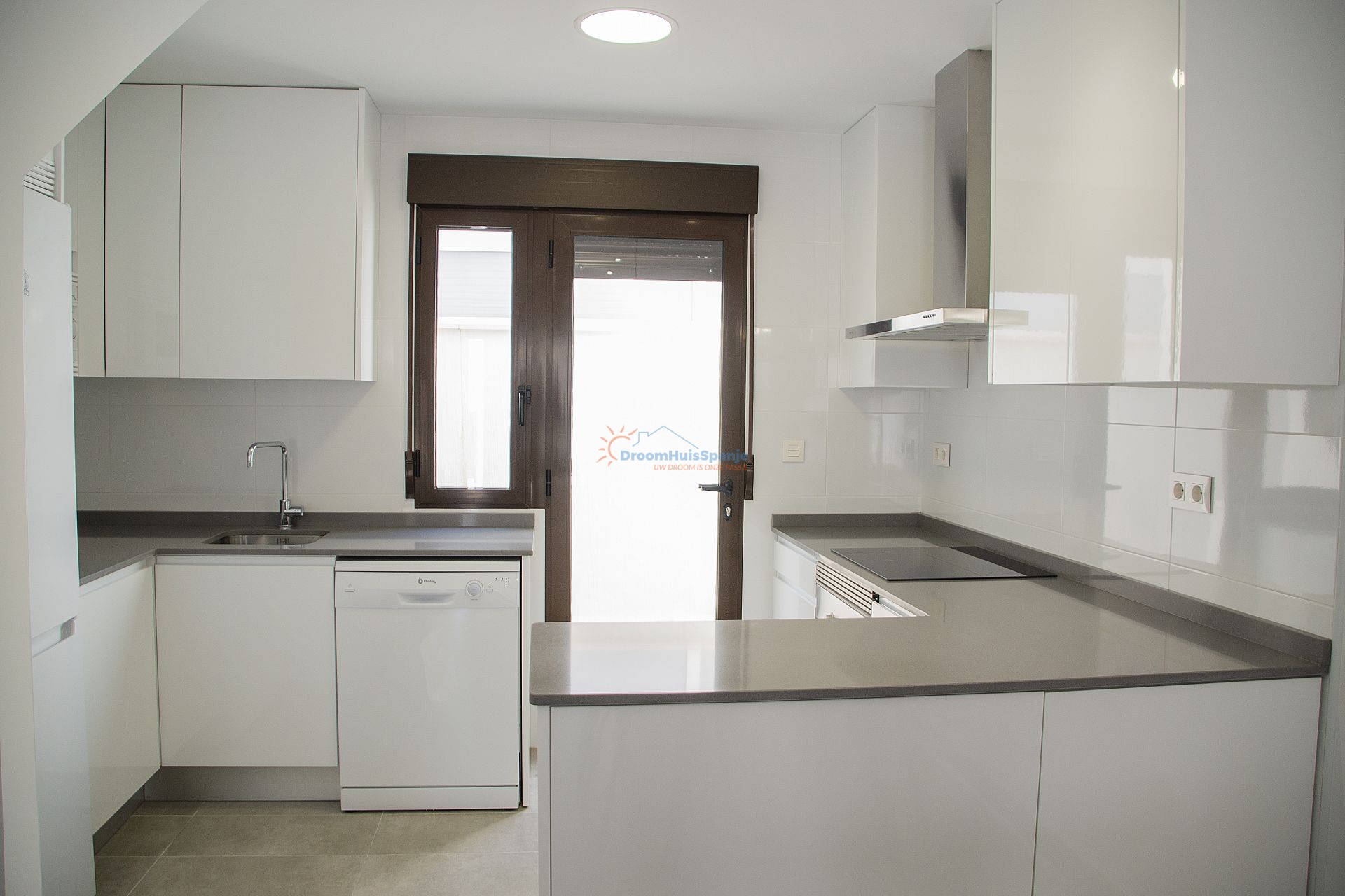 Modern rijtjeshuis met ruim privé dakterras - DroomHuisSpanje