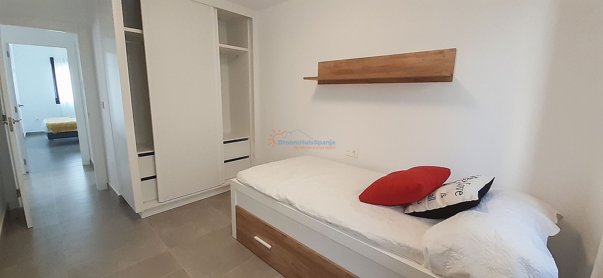 Modern rijtjeshuis met ruim privé dakterras - DroomHuisSpanje