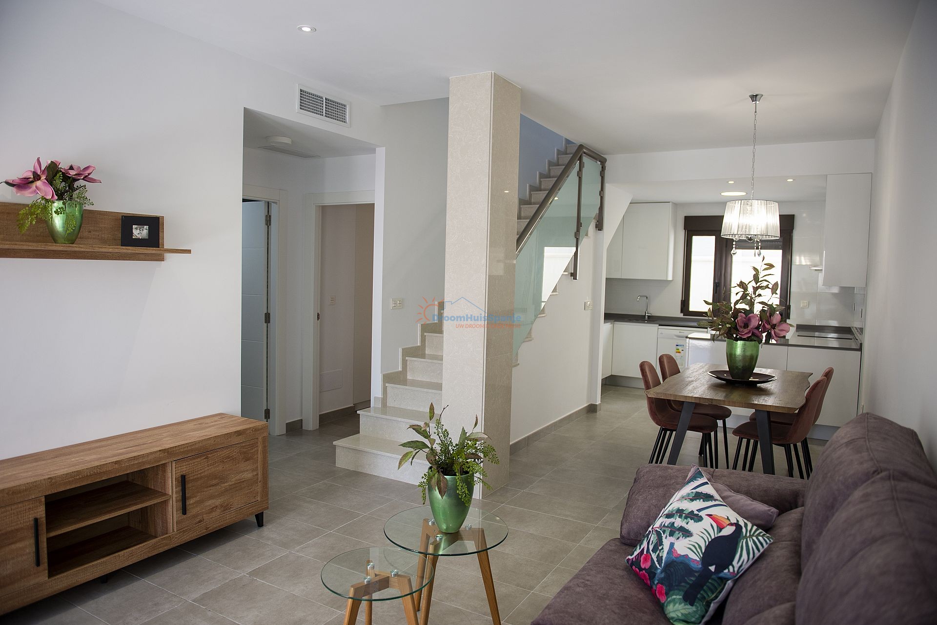 Modern rijtjeshuis met ruim privé dakterras - DroomHuisSpanje