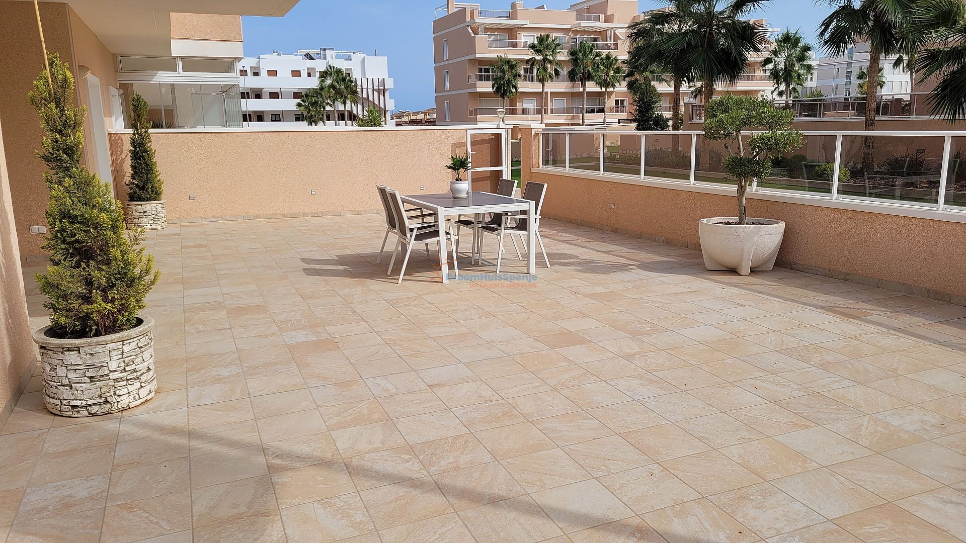 Groundfloor aparteent with 3 bedrooms on 400 meters to the beach - DroomHuisSpanje