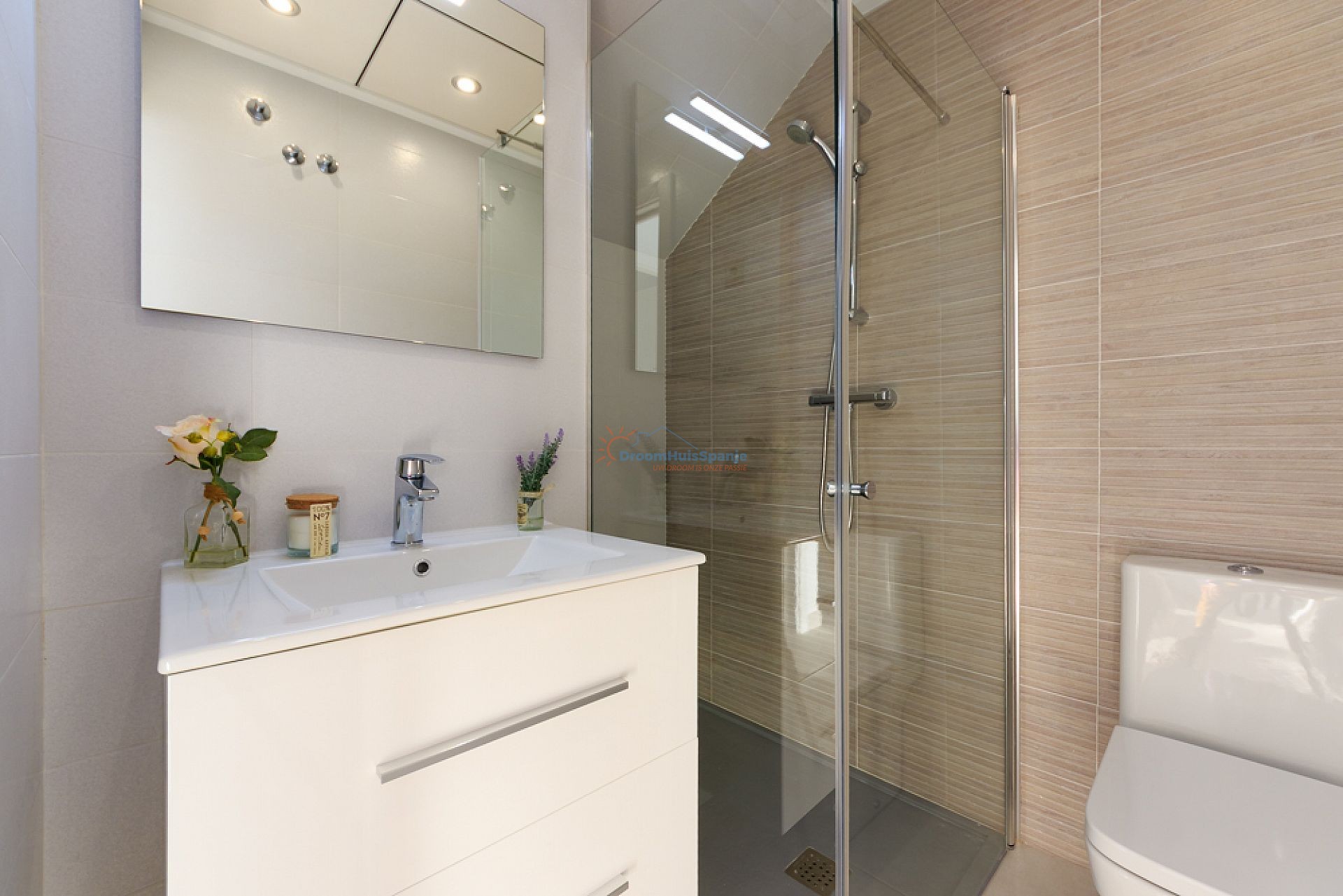 Modern corner house in the Costa Blanca - DroomHuisSpanje