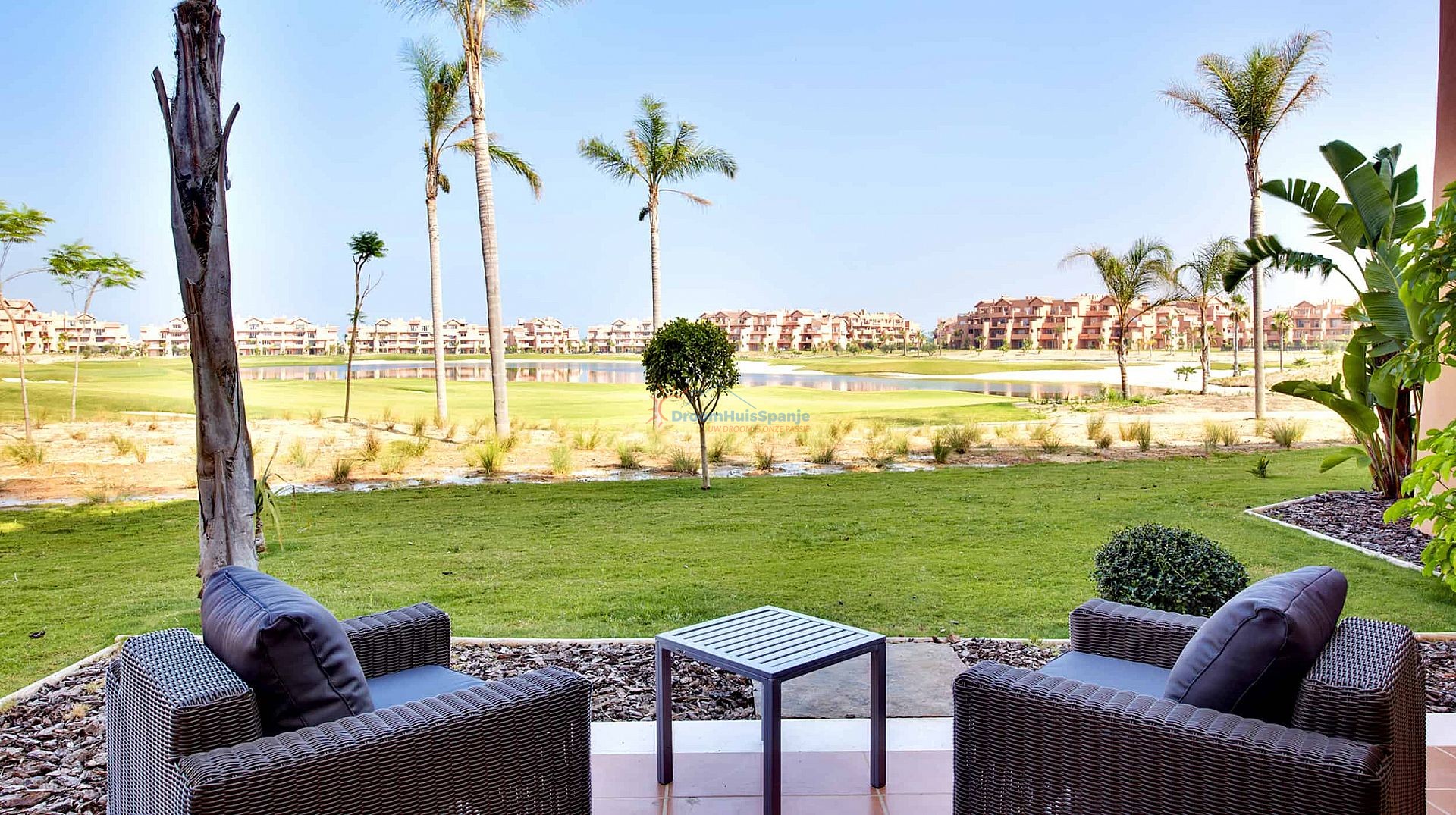 Apartamento de 3 dormitorios en primera línea de golf - DroomHuisSpanje