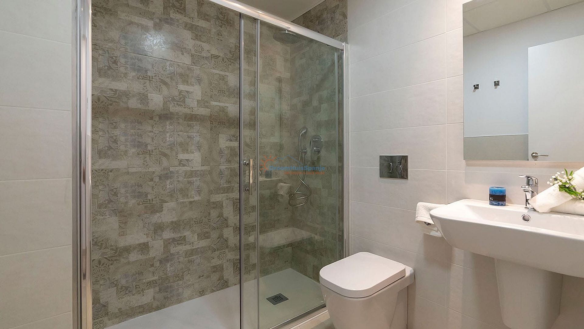 Newly built apartment in the Costa Blanca South, Villamartin - DroomHuisSpanje