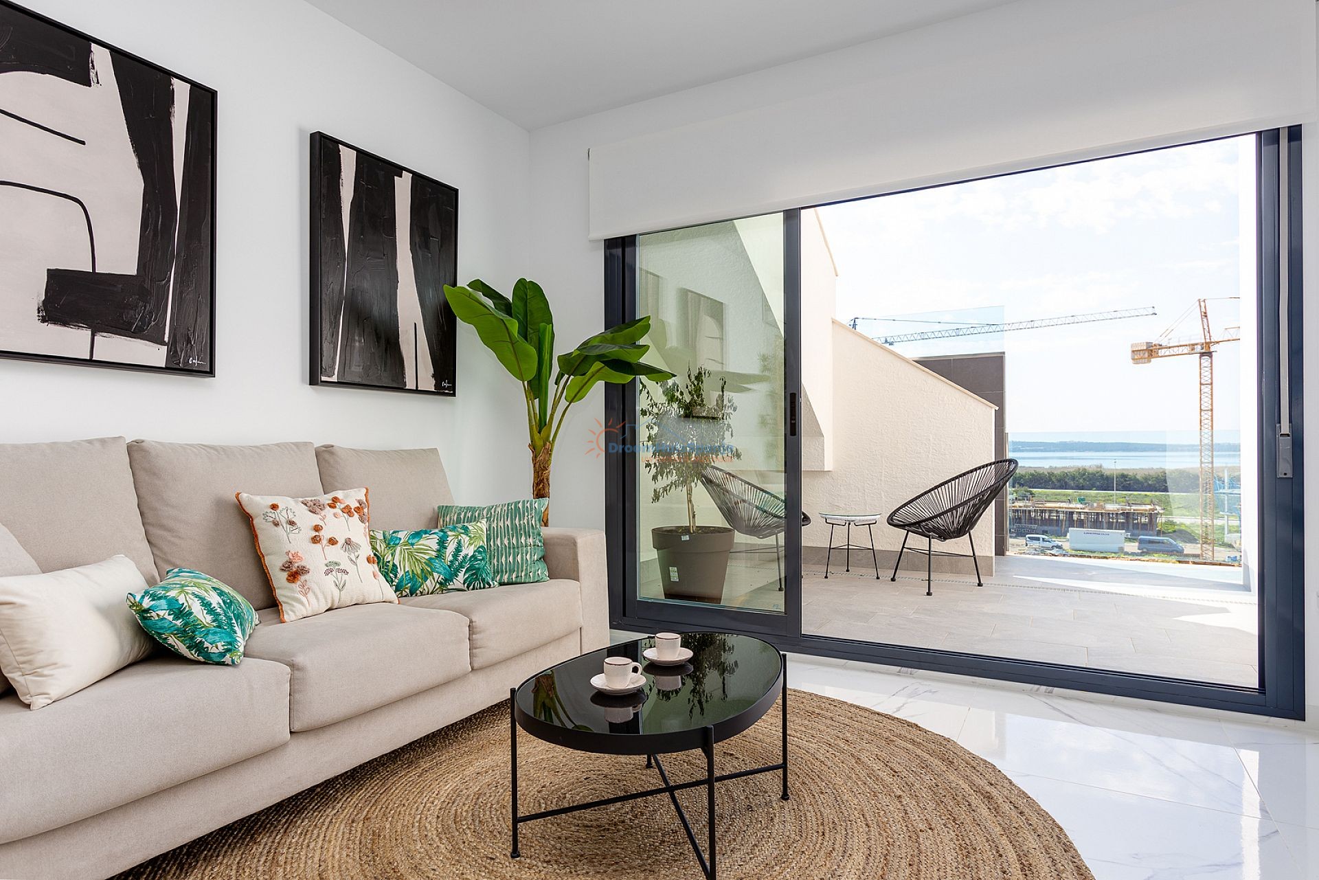 VOLLEDIG GEMEUBILEERD !! Nieuw ruim appartement - DroomHuisSpanje