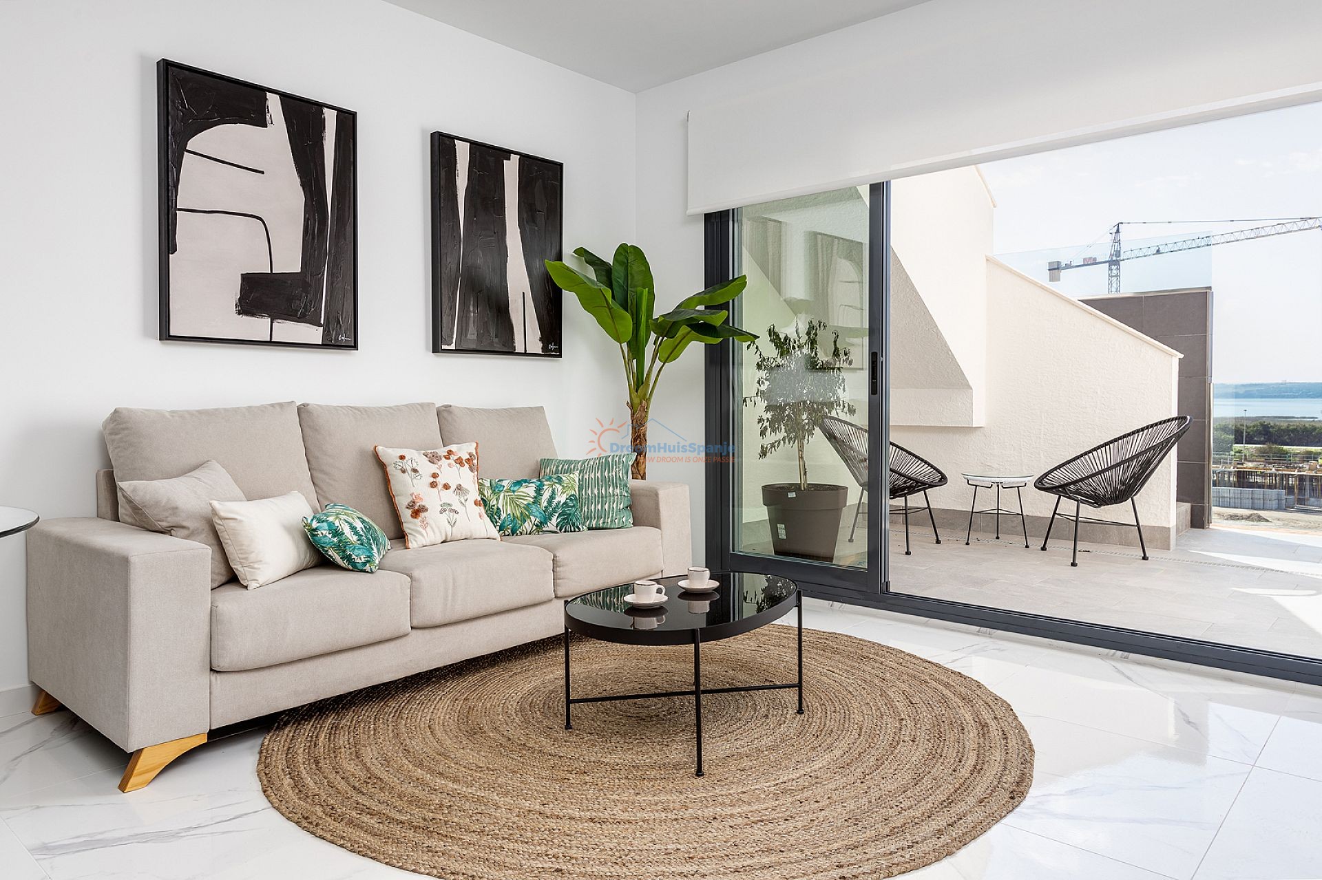 VOLLEDIG GEMEUBILEERD !! Nieuw ruim appartement - DroomHuisSpanje