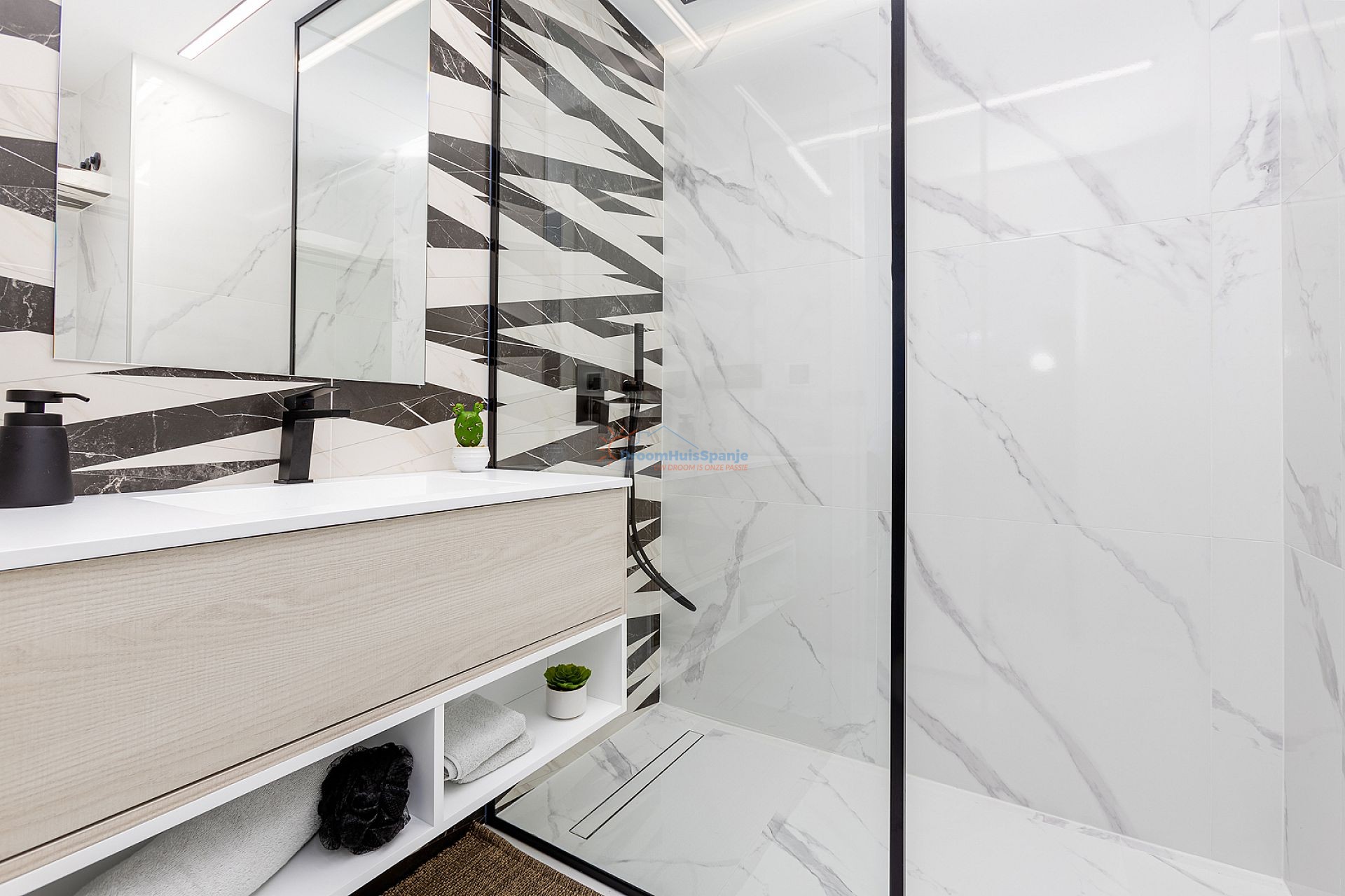 Modern 3 slaapkamer penthouse met privé dakterras - DroomHuisSpanje