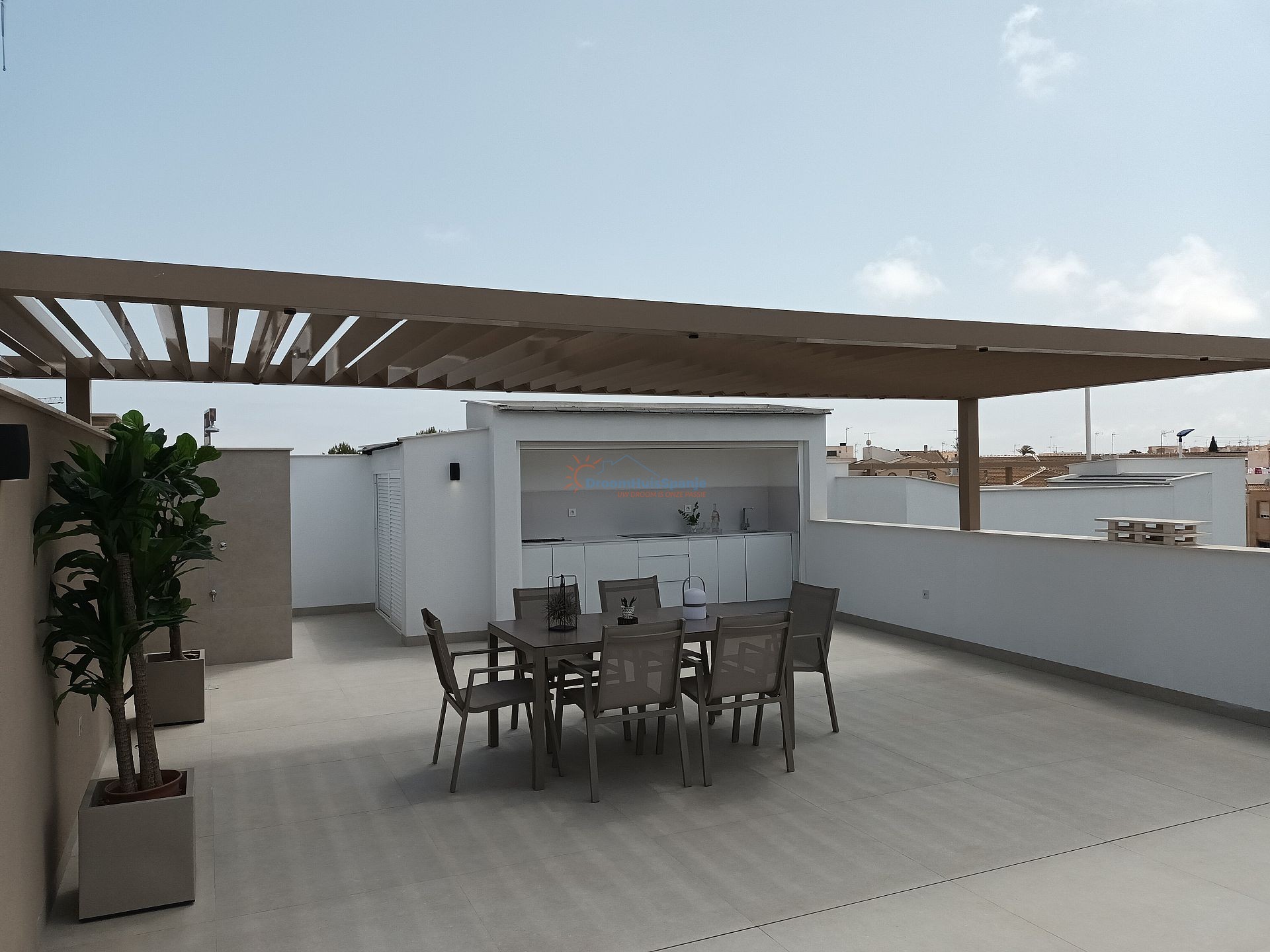 Penthouse deluxe op geweldige locatie met privé dakterras met buitenkeuken - DroomHuisSpanje