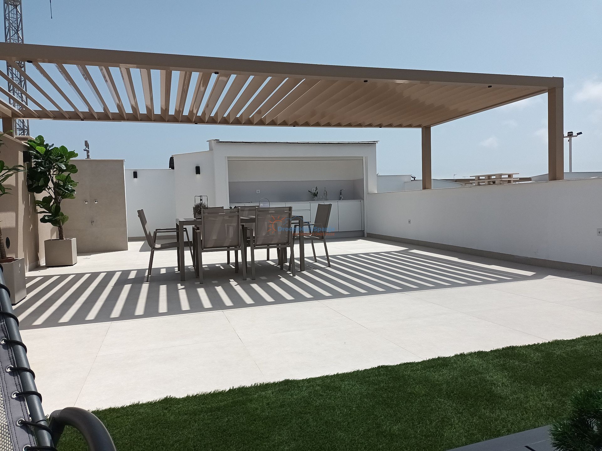 Penthouse deluxe op geweldige locatie met privé dakterras met buitenkeuken - DroomHuisSpanje