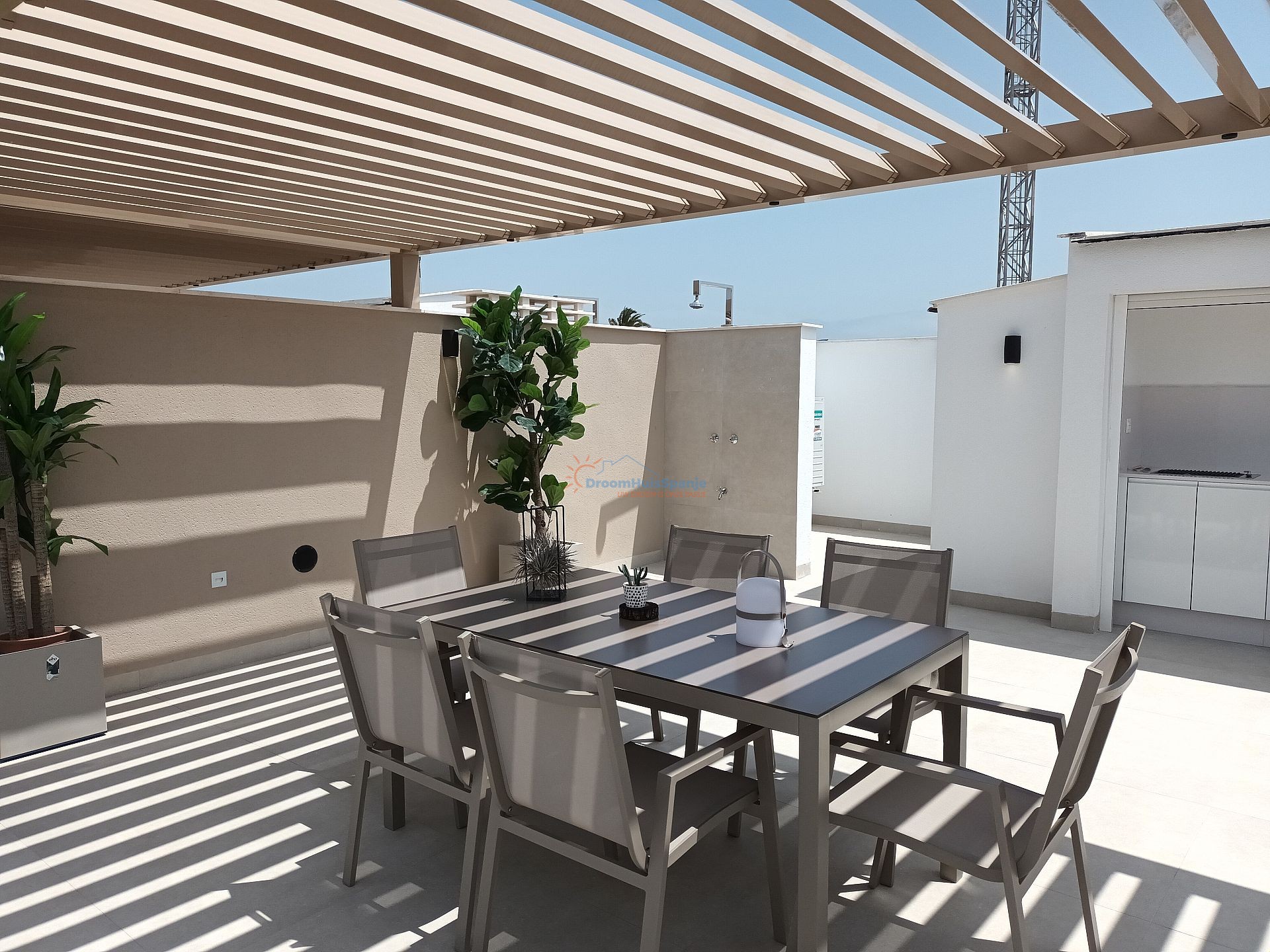 Penthouse deluxe op geweldige locatie met privé dakterras met buitenkeuken - DroomHuisSpanje