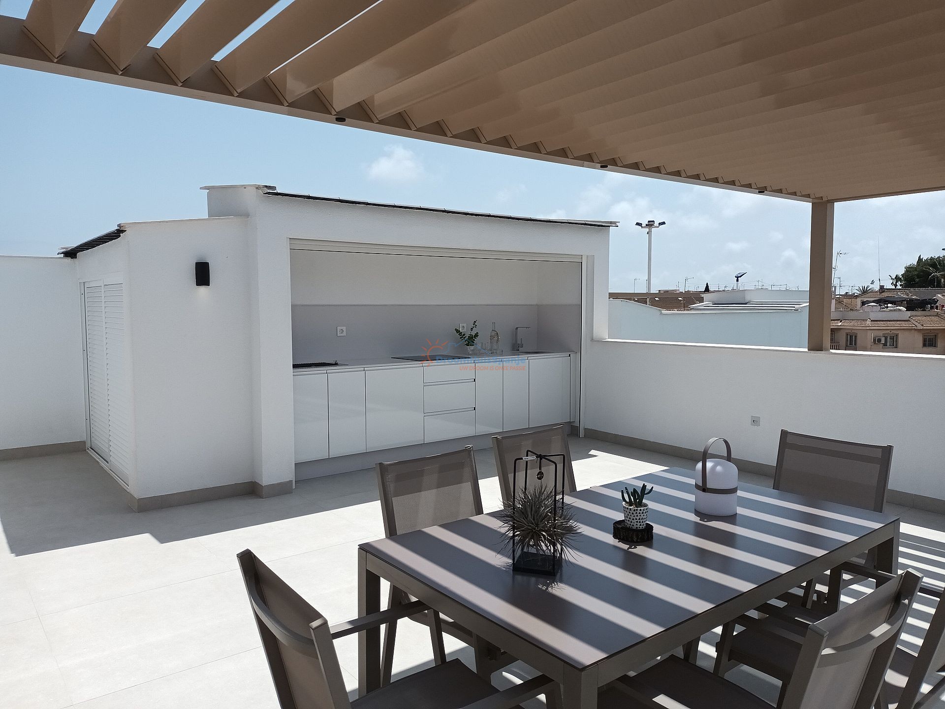 Penthouse deluxe op geweldige locatie met privé dakterras met buitenkeuken - DroomHuisSpanje
