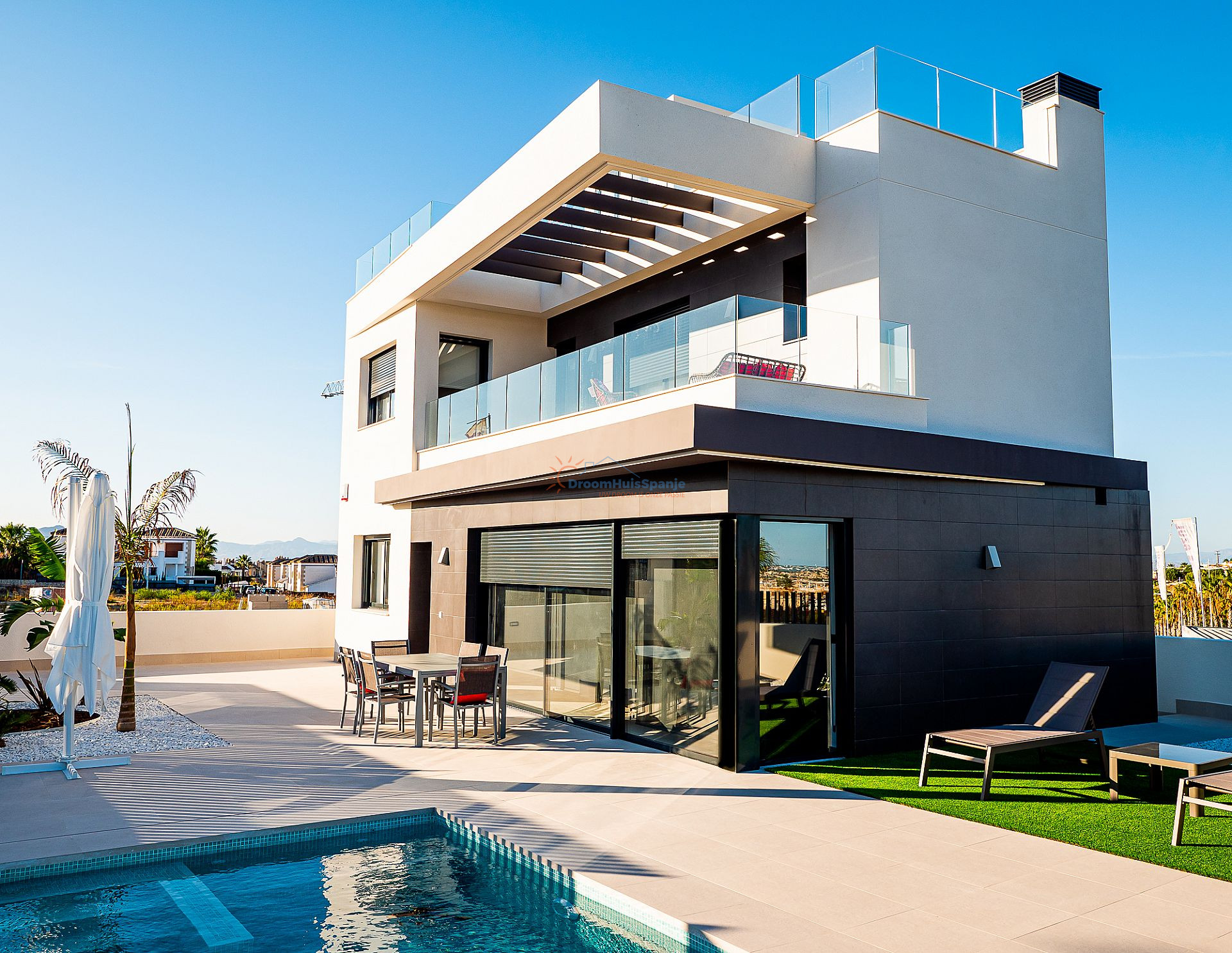 Design Villa with 3 bedrooms and a extra basement - DroomHuisSpanje