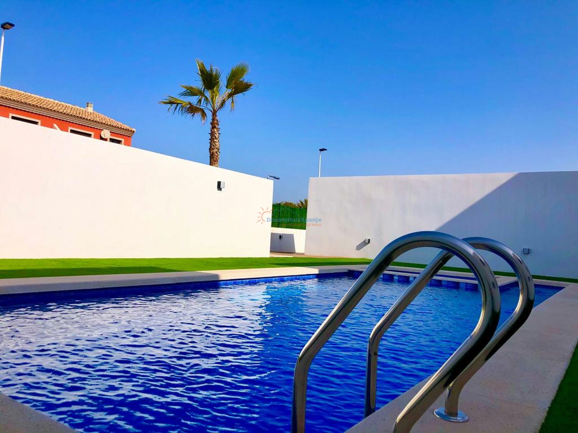 Penthouse in small-scale complex with private solarium - DroomHuisSpanje