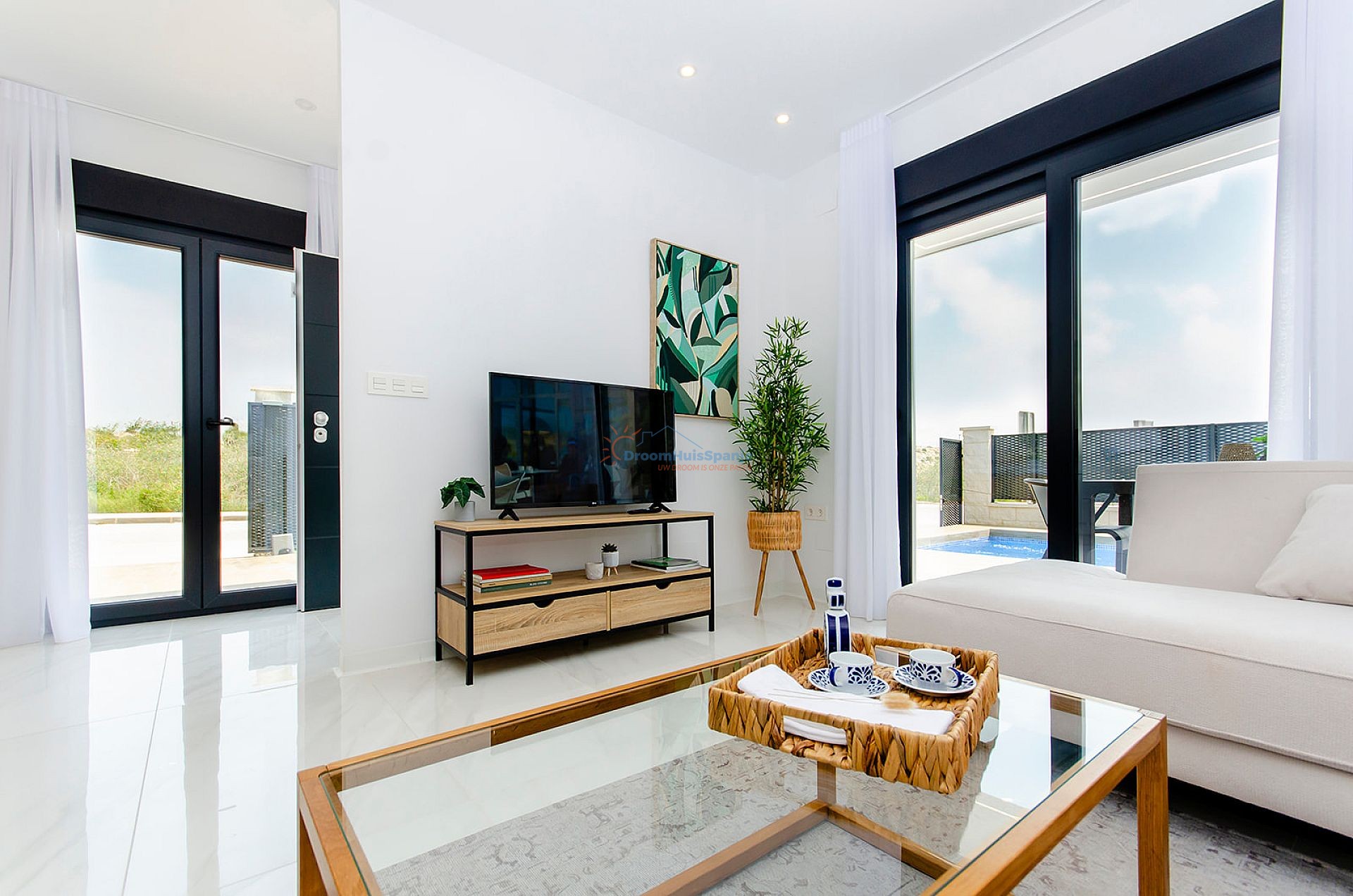 Moderna villa de 3 dormitorios con piscina privada - DroomHuisSpanje