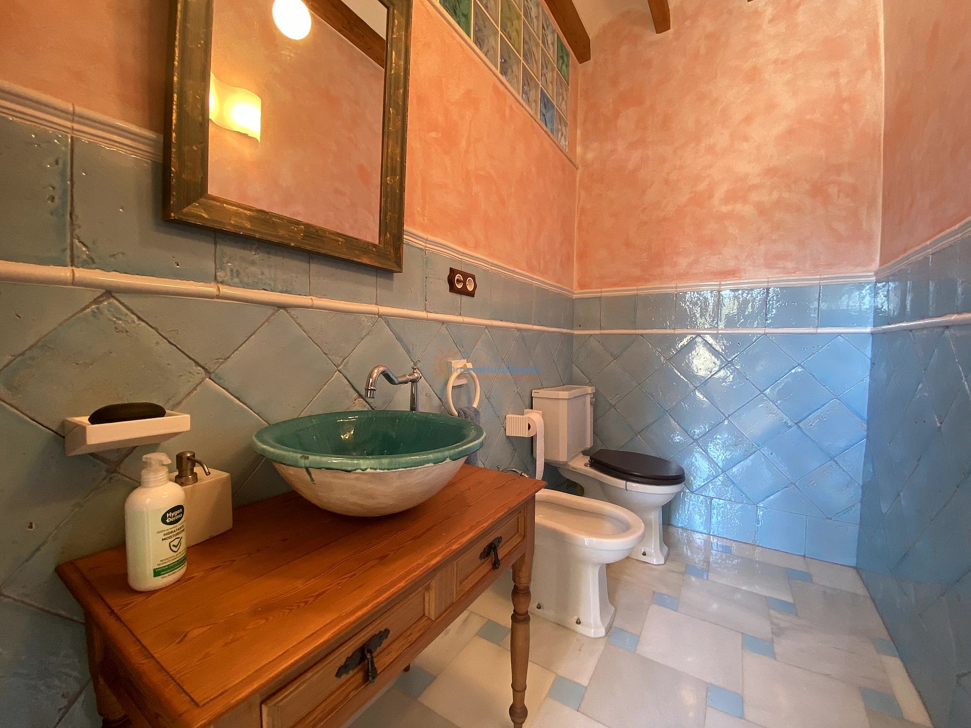 Prachtige vrijstaande villa in Spaanse stijl - DroomHuisSpanje