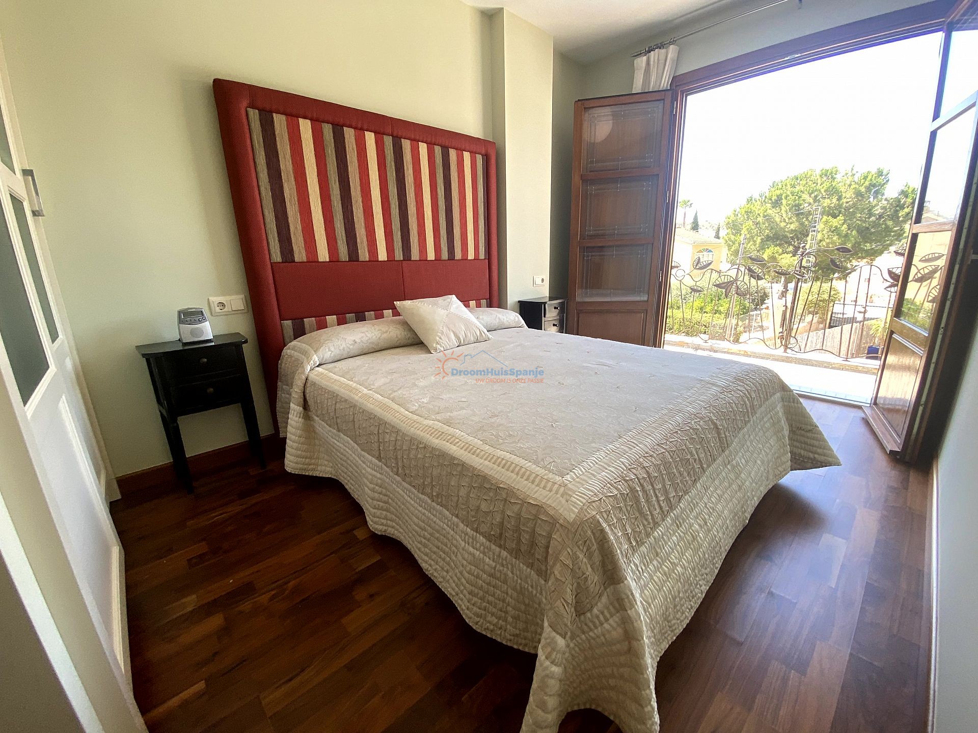 Prachtige vrijstaande villa in Spaanse stijl - DroomHuisSpanje