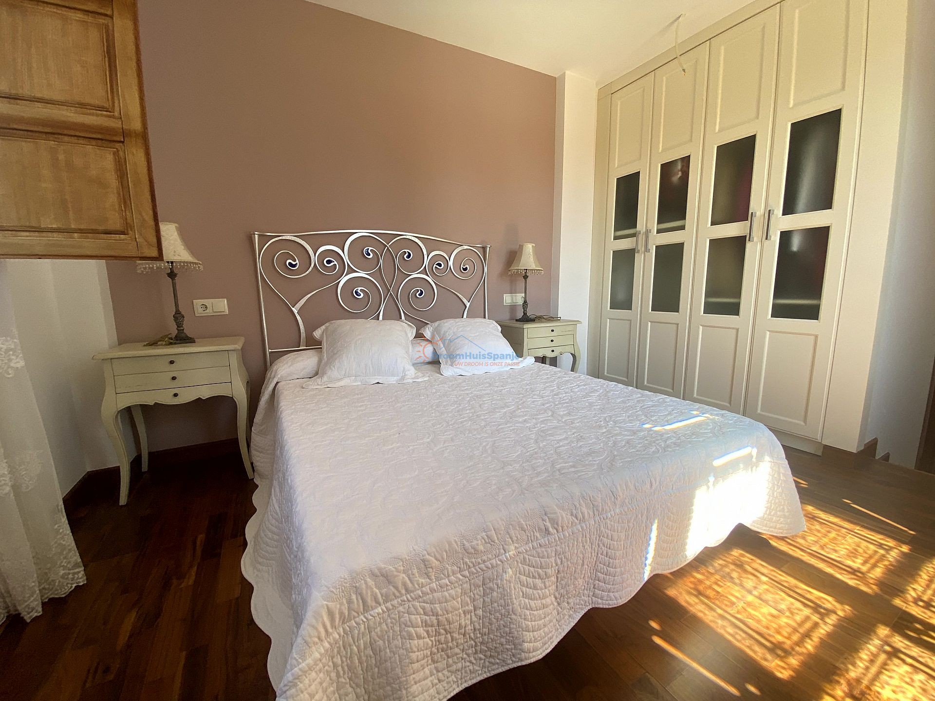 Prachtige vrijstaande villa in Spaanse stijl - DroomHuisSpanje