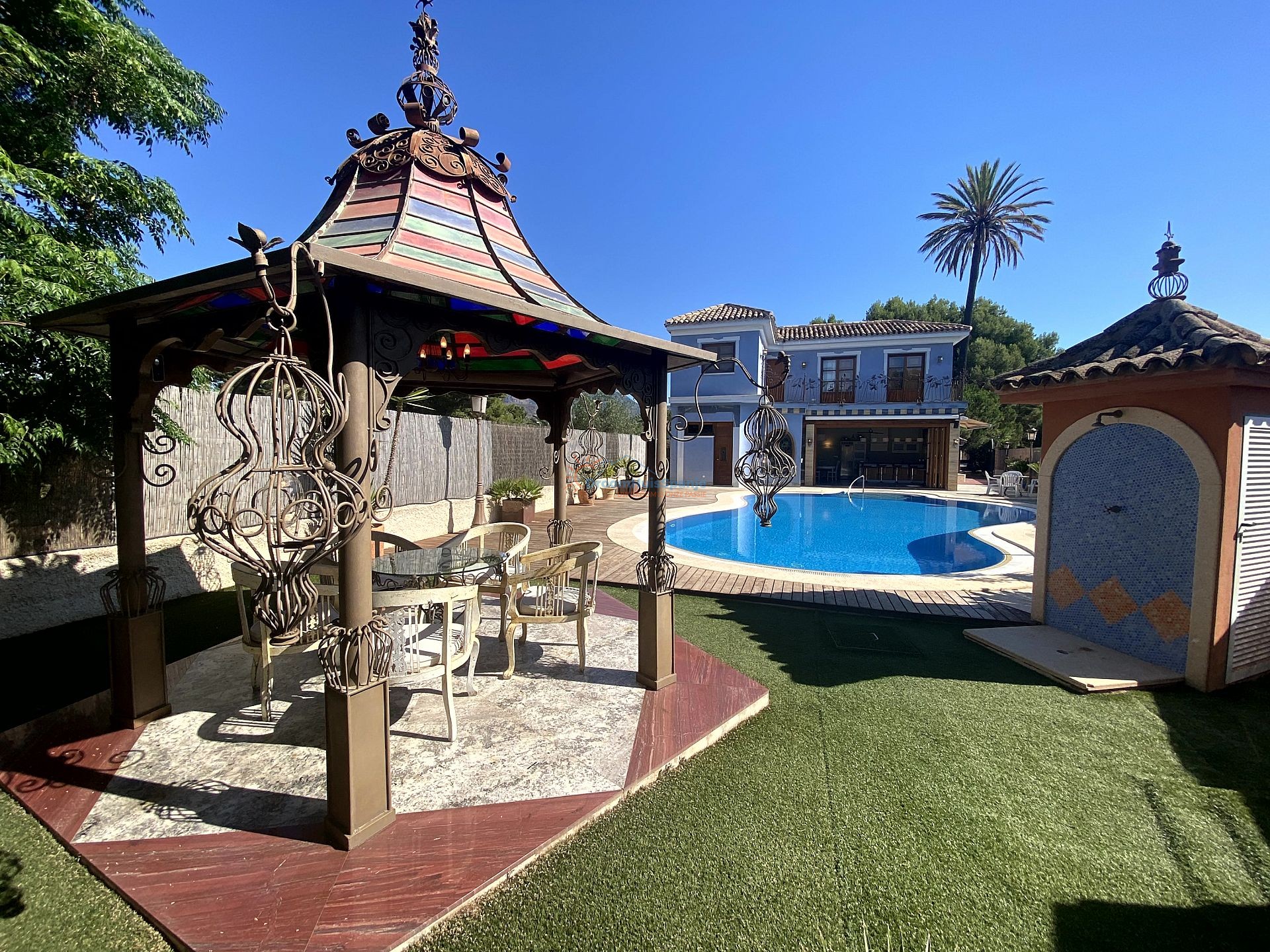 Prachtige vrijstaande villa in Spaanse stijl - DroomHuisSpanje