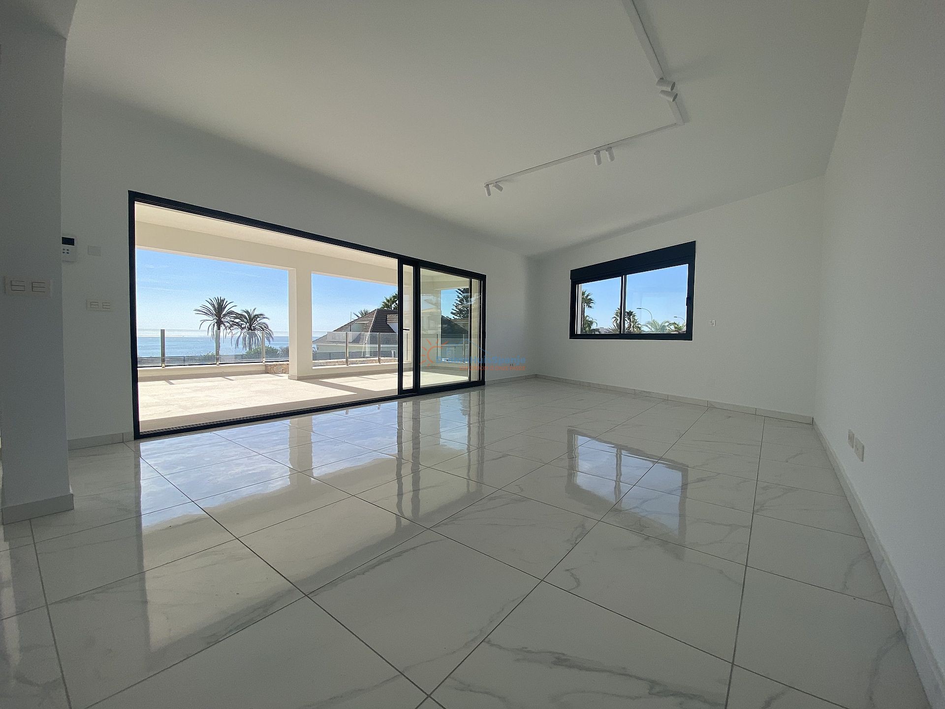 5 slaapkamer villa met geweldig zeezicht in Torrevieja - DroomHuisSpanje