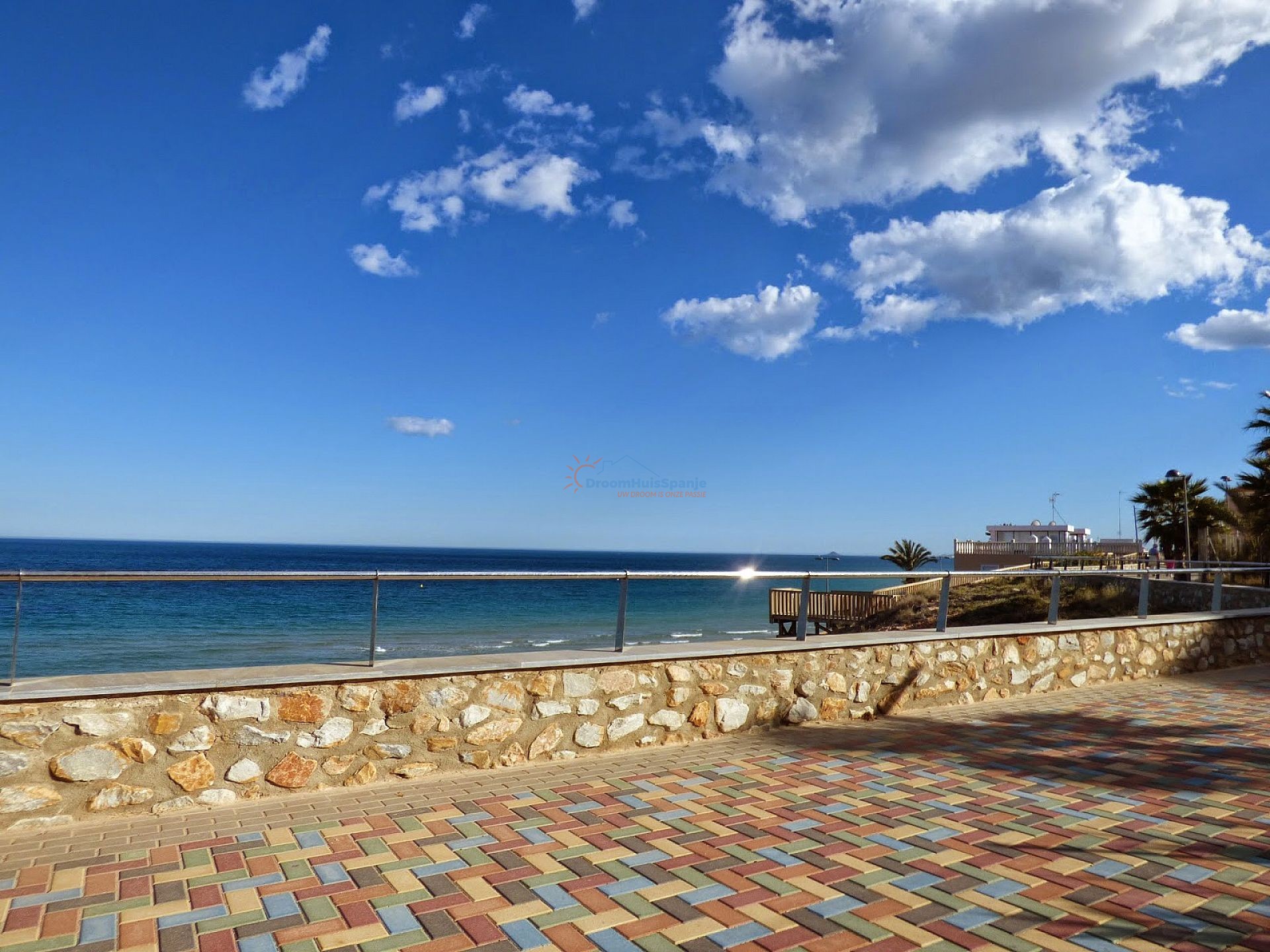 SLEUTELKLAAR: Gelijkvloers appartement op 600 meter van de zee - DroomHuisSpanje