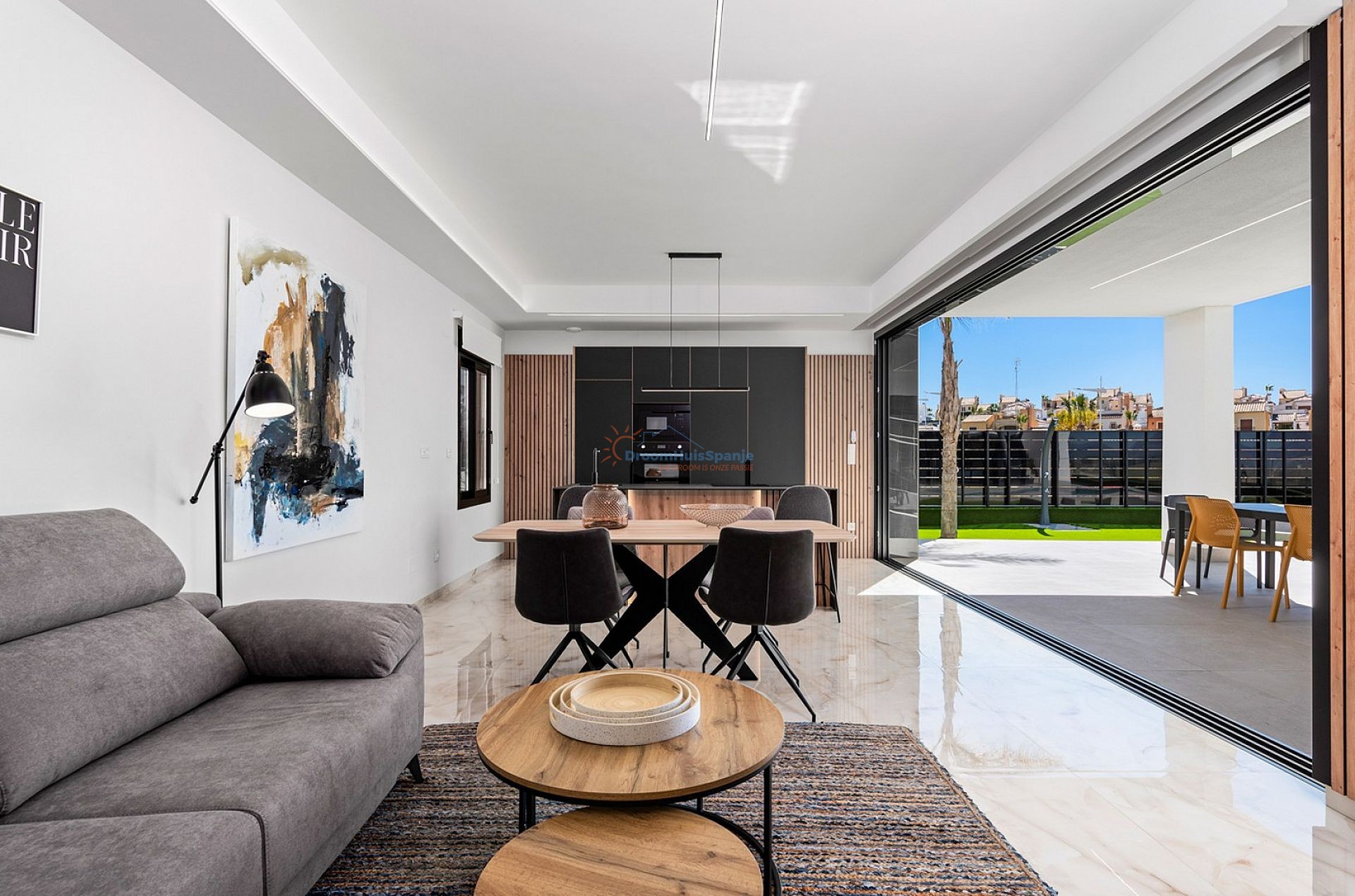 Vrijstaande gelijkvloerse villa in het populaire La Finca - DroomHuisSpanje