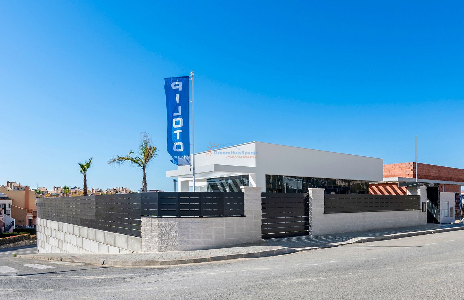 Vrijstaande gelijkvloerse villa in het populaire La Finca - DroomHuisSpanje