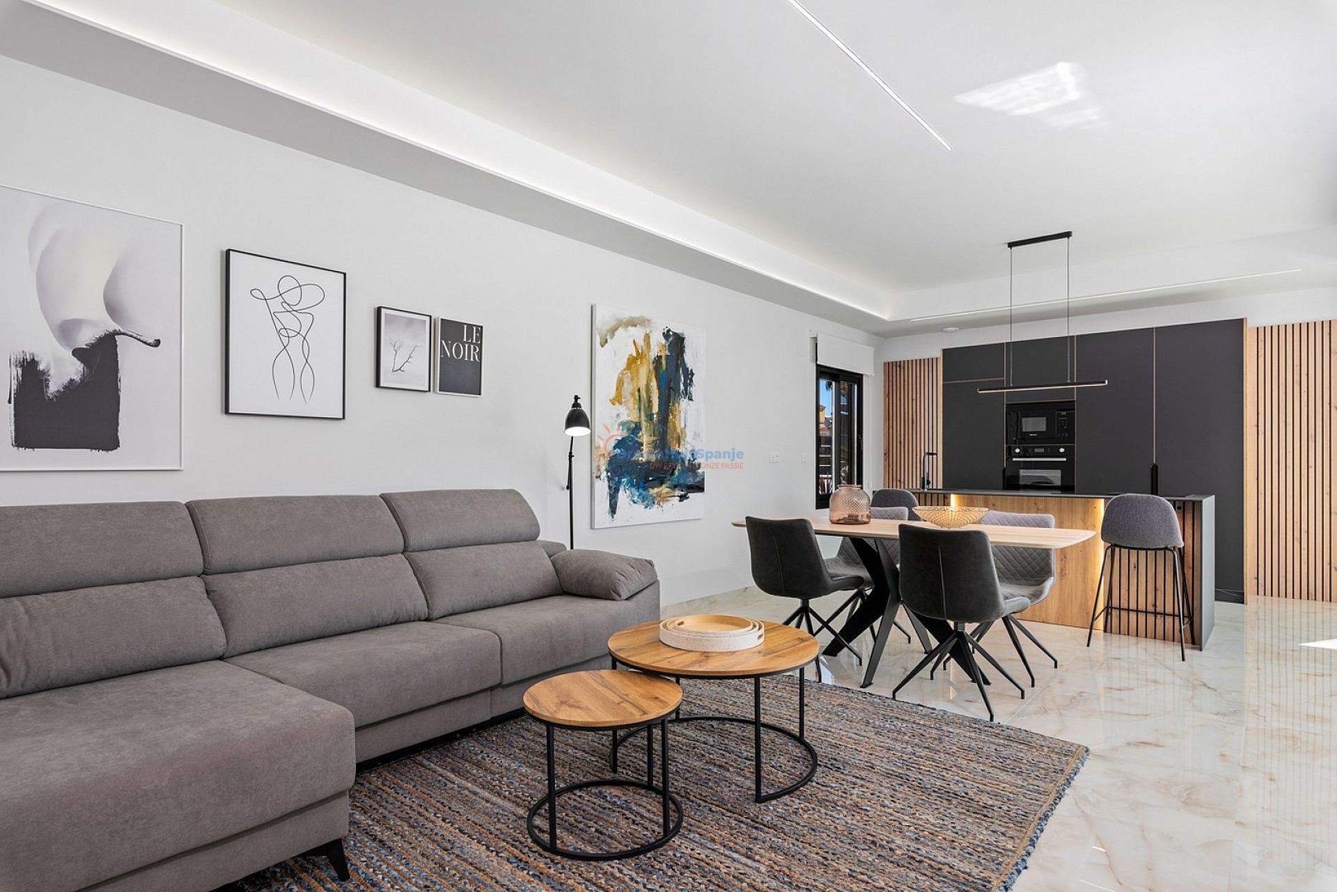 Vrijstaande gelijkvloerse villa in het populaire La Finca - DroomHuisSpanje